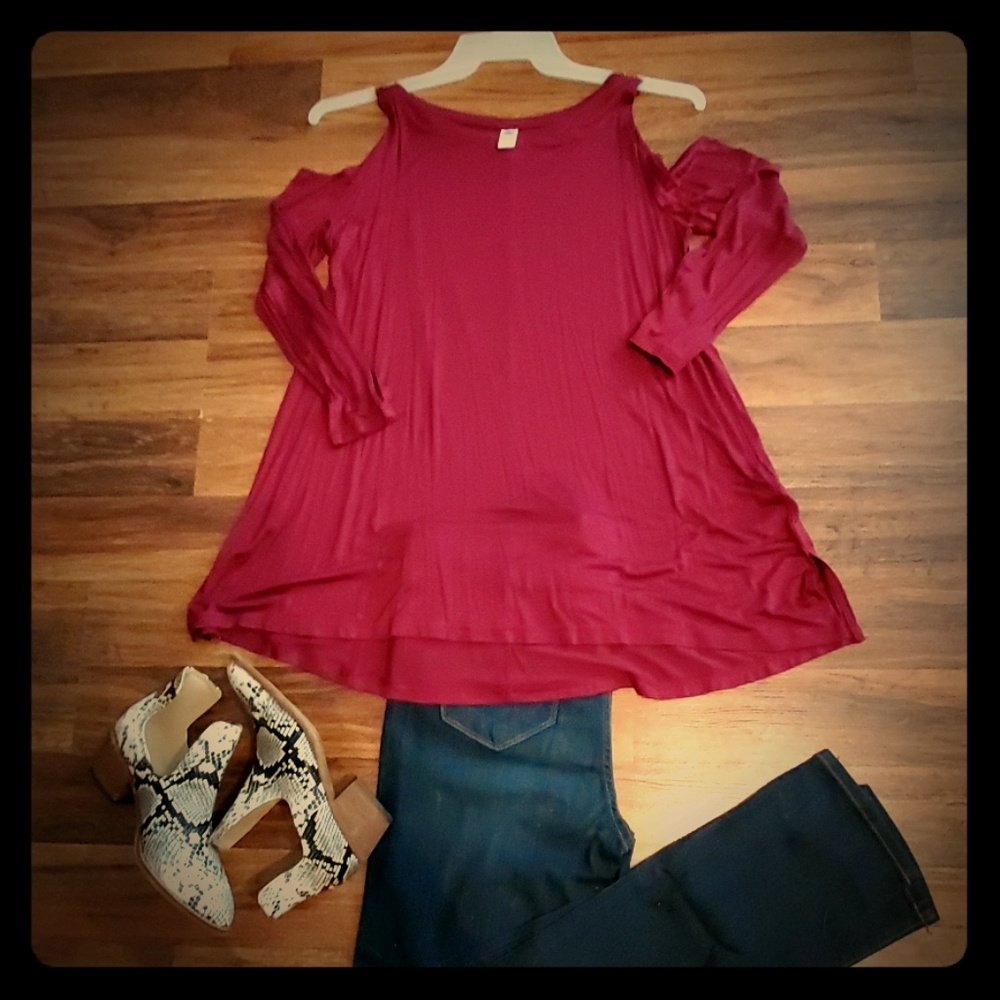 Cold Shoulder Flowy Tee